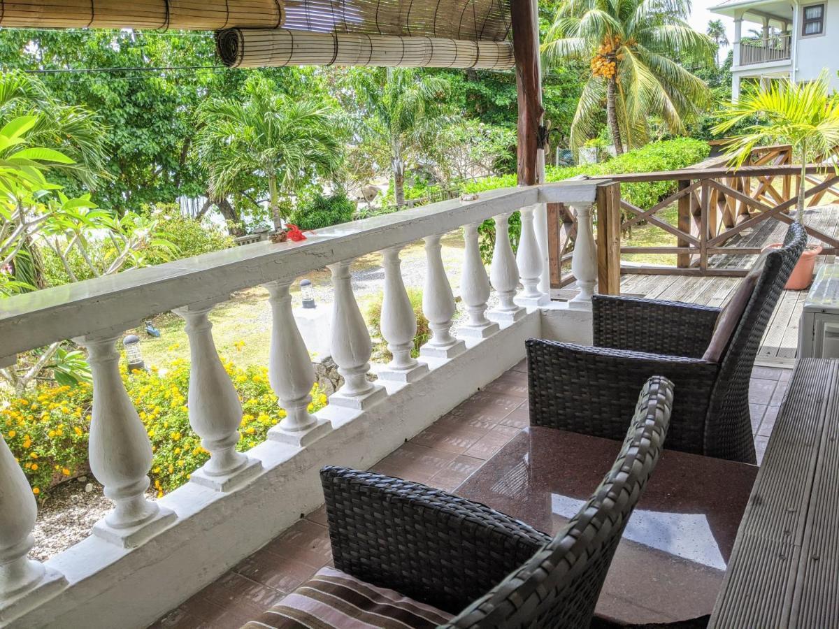 Hotel The Beach House à Beau Vallon  Extérieur photo