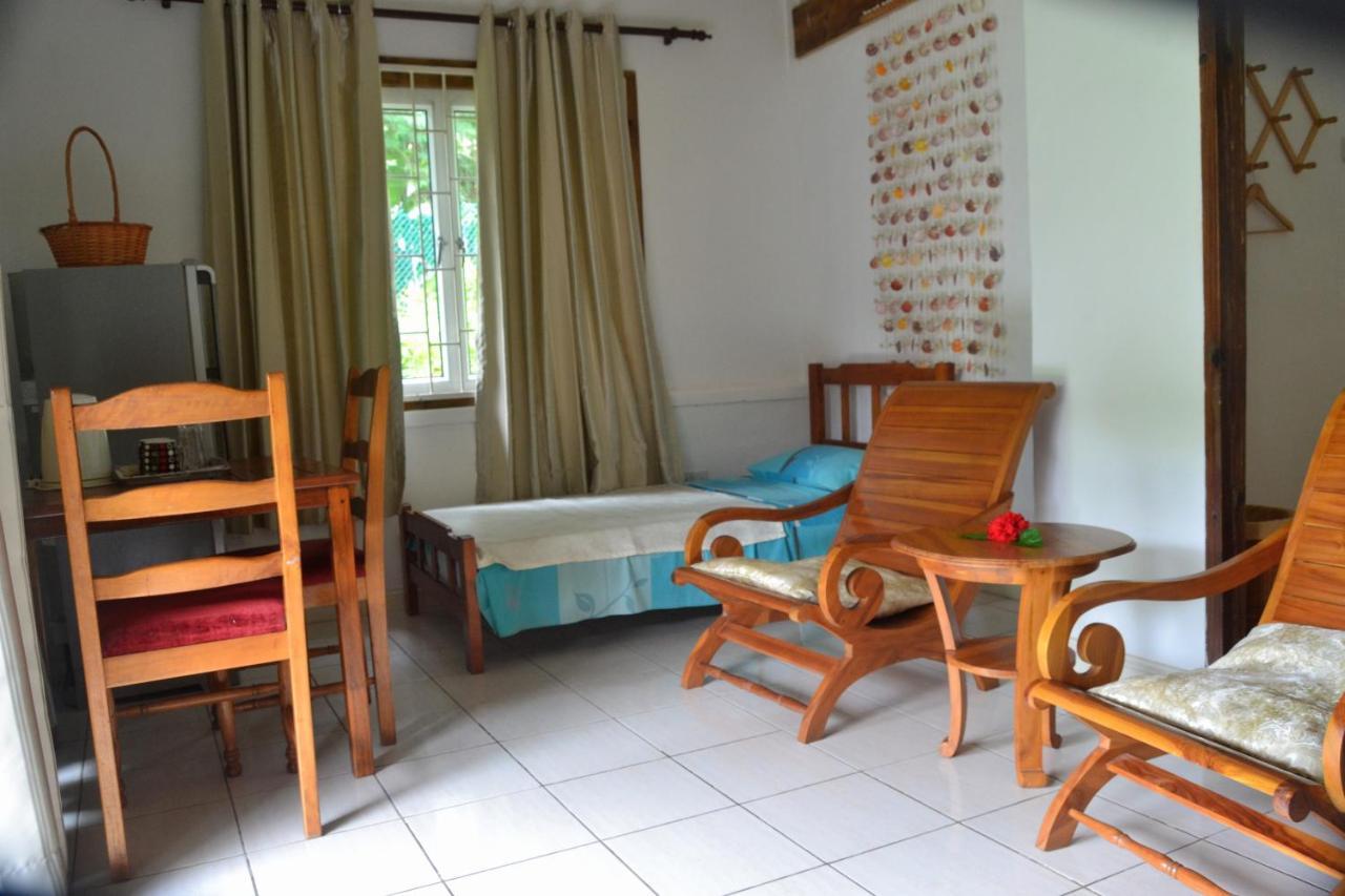Hotel The Beach House à Beau Vallon  Extérieur photo