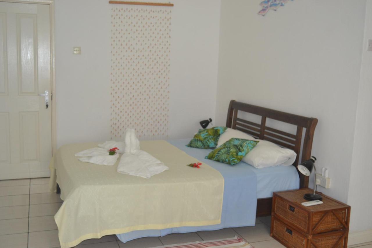 Hotel The Beach House à Beau Vallon  Extérieur photo