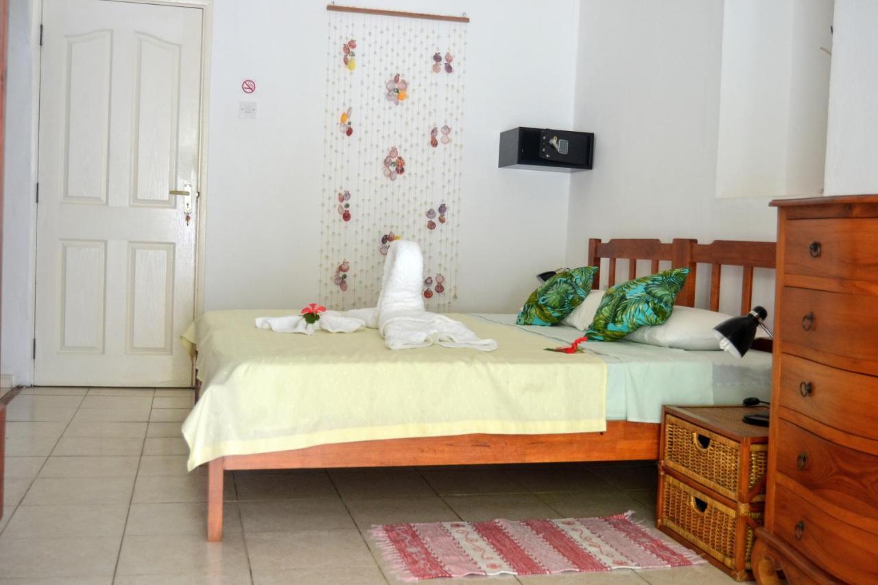 Hotel The Beach House à Beau Vallon  Extérieur photo