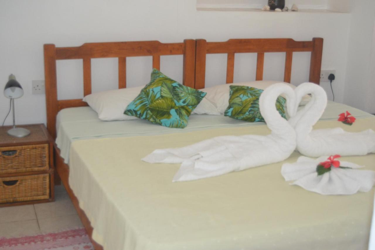 Hotel The Beach House à Beau Vallon  Extérieur photo
