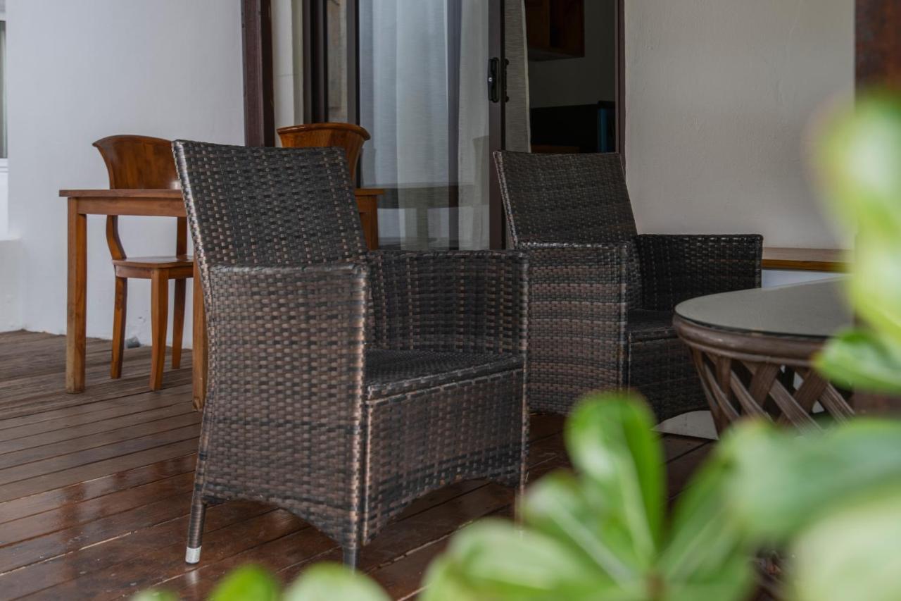 Hotel The Beach House à Beau Vallon  Extérieur photo