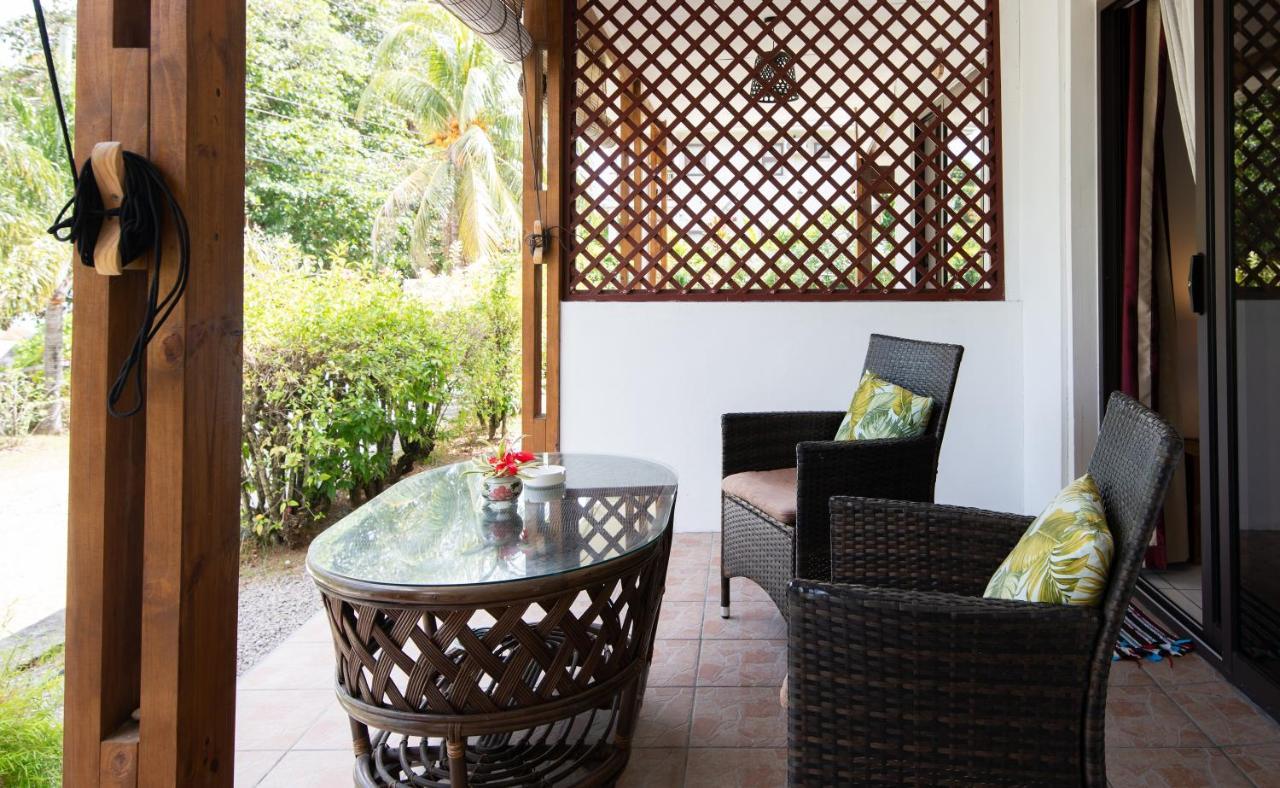 Hotel The Beach House à Beau Vallon  Extérieur photo